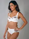 Elise4.webp