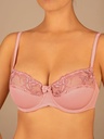Livia (Bra)